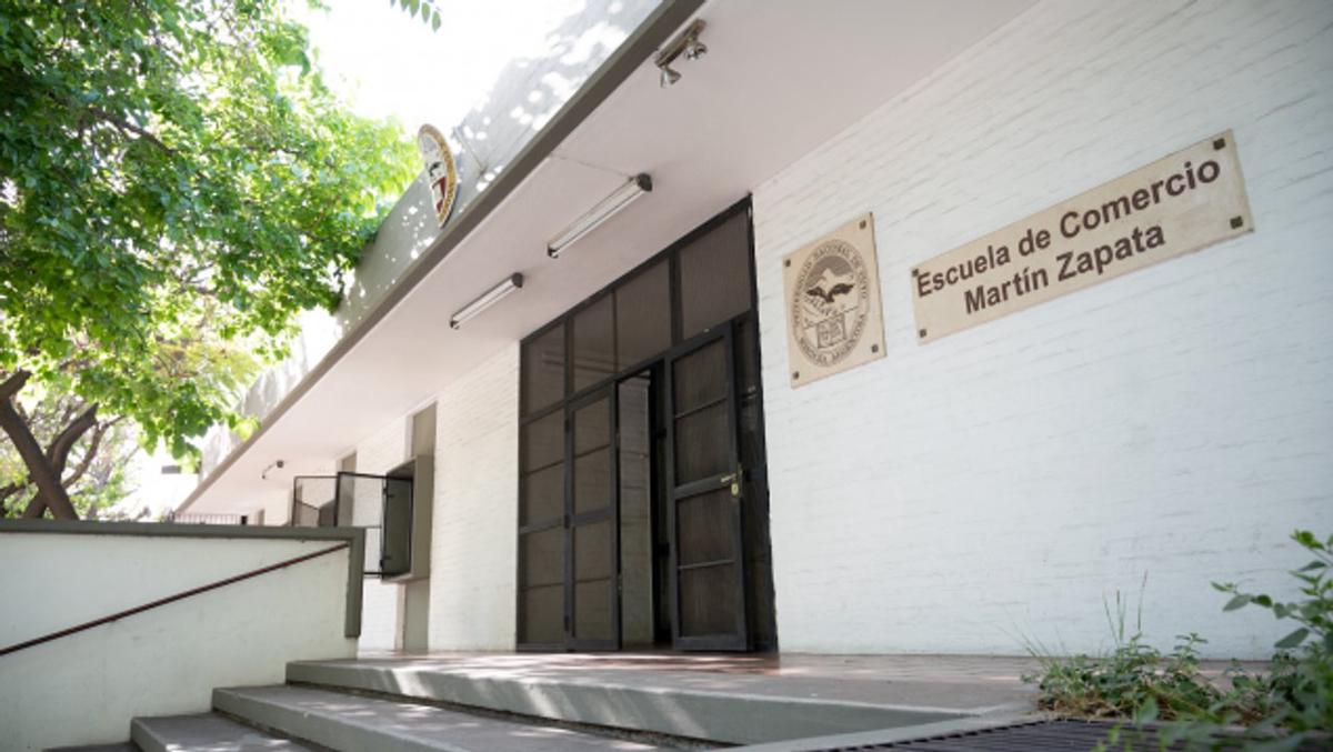 Mendoza: un profesor en el centro de la polémica por proyectar contenido sexual en clase