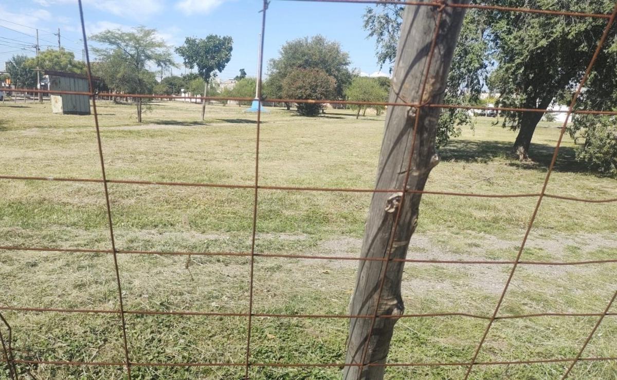 FOTO: Molestias en Santa Isabel por obras sin terminar en Plaza Malvinas Argentinas.