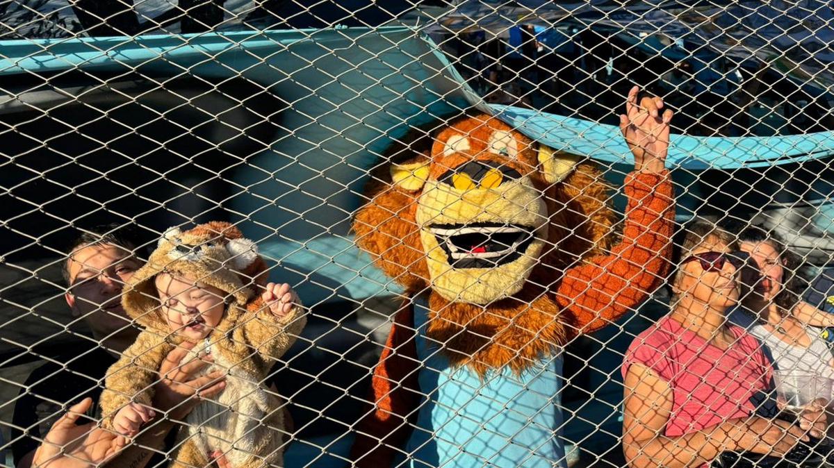 Río Cuarto recibe a los jugadores tras el ascenso. 