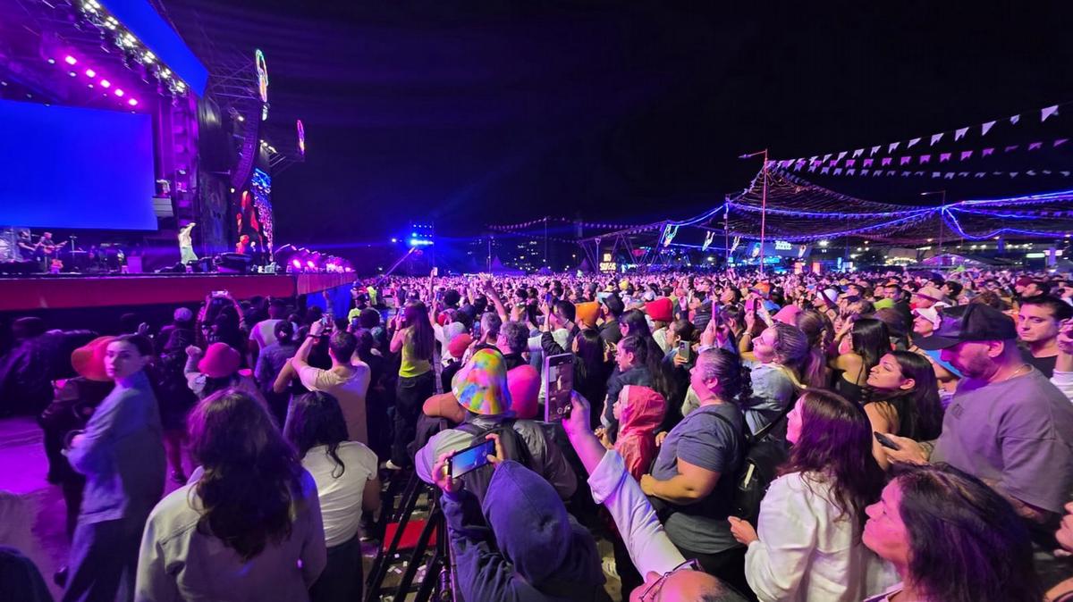 Segunda noche multitudinaria en el Carnaval de los Tekis. (Alejandro Bustos/Cadena 3)