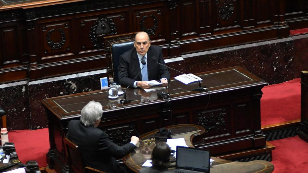 El jefe de Gabinete defendió la gestión de Milei ante los diputados. 