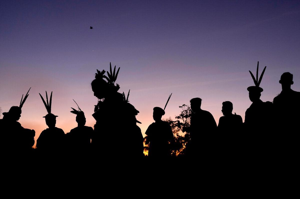 Un territorio indígena modelo en la Amazonía de Brasil pide protección contra delincuentes