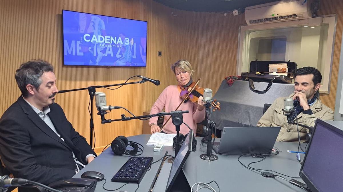 Édua Zádory e Íñigo Pirfano llegan al Teatro Libertador y estuvieron en Cadena 3.