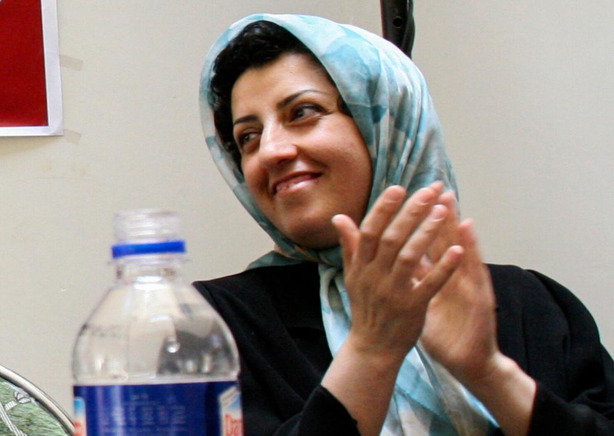 Irán arresta a la ganadora del Nobel de la Paz, Narges Mohammadi, afirman sus seguidores