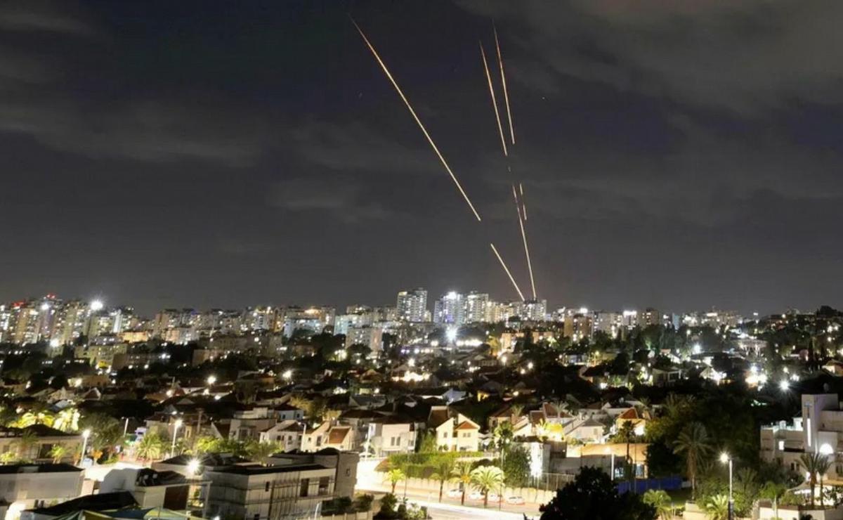 FOTO: El Ejército de Israel denunció ataques con misiles desde Irán. (Foto: Haaretz)