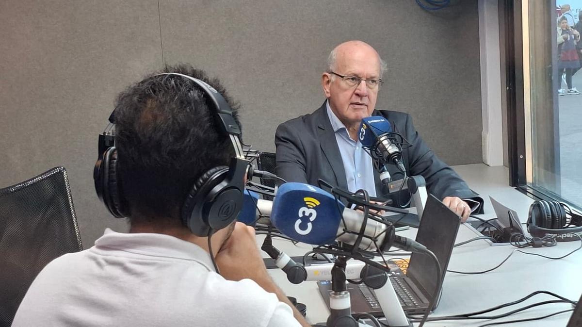 Pablo Sirvén habló con Cadena 3 en la Feria del Libro.