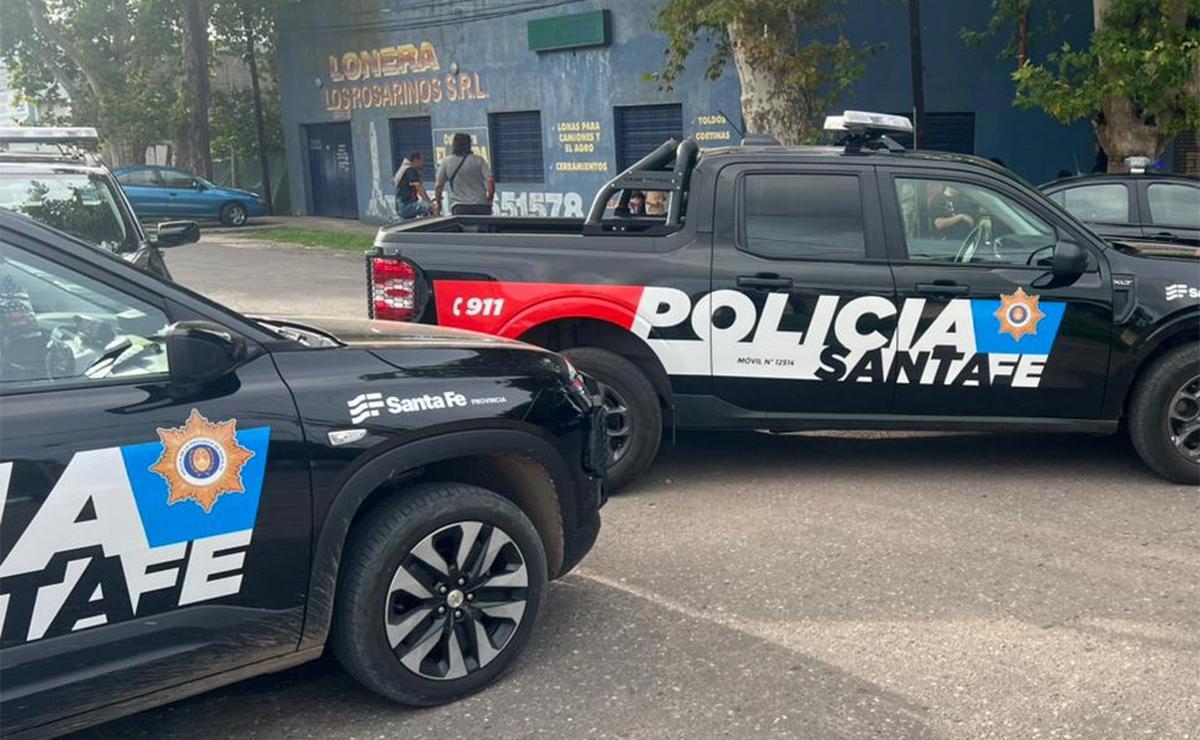 Tiroteo y policía herido en Rosario: delincuentes se habían llevado un patrullero.