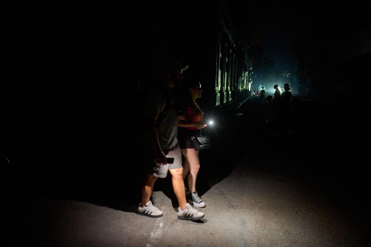 Cuba recupera parte de su interconexión eléctrica tras apagón nacional
