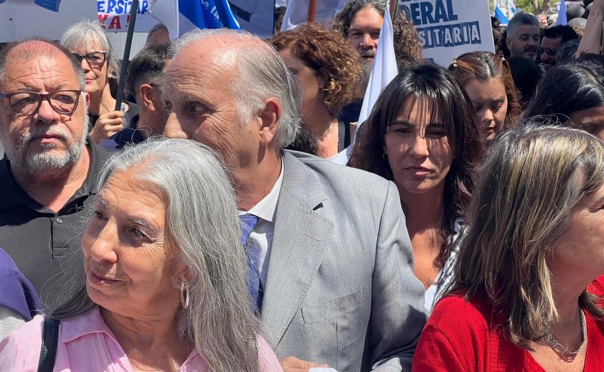 FOTO: Natalia de la Sota, en la marcha universitaria. (Foto: Daniel Cáceres/Cadena 3)