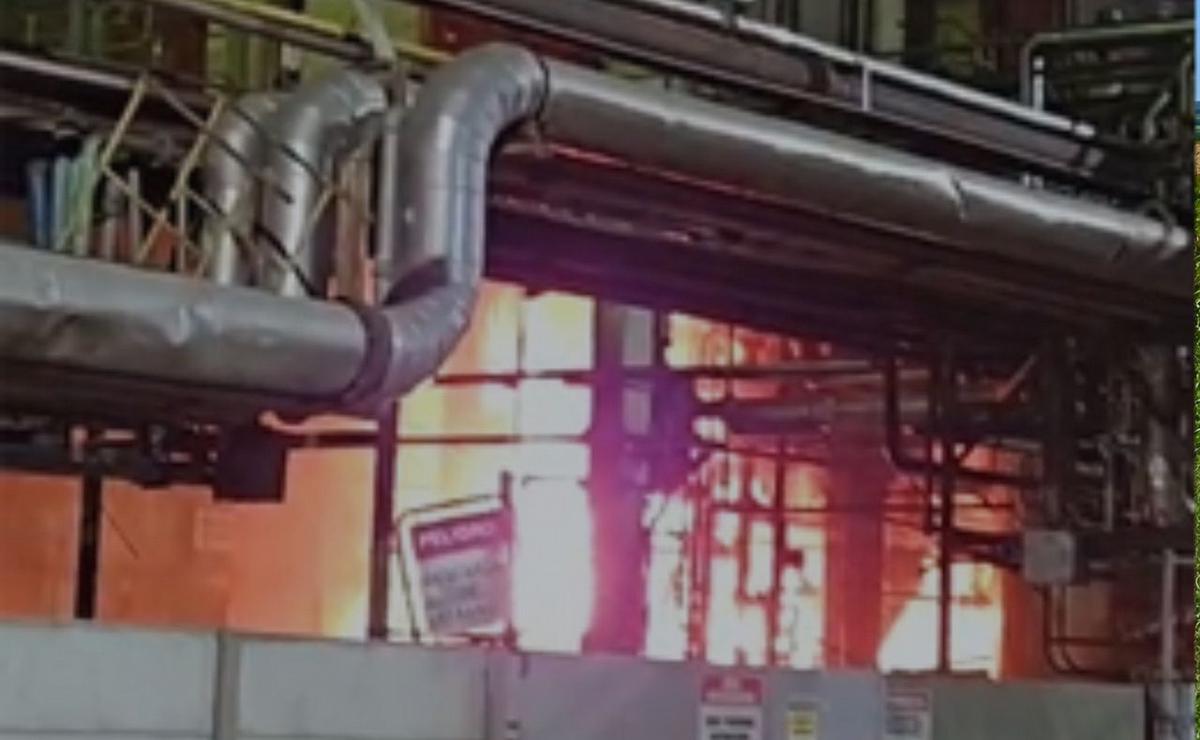 Trabajaron varias dotaciones de bomberos. (Captura de video)