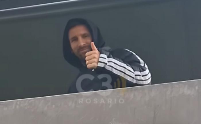 Messi fue a ver el partido de Leones de Rosario FC y le mandó saludos a Cadena 3