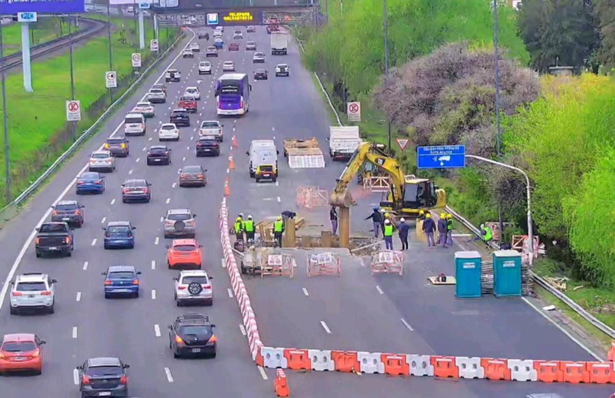 Caos vehicular en la avenida Lugones por trabajos de Metrogas y AUSA