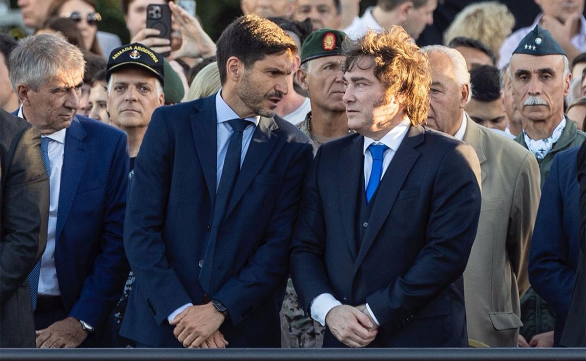 Milei encabezó el acto en San Lorenzo y defendió el traslado del sable corvo