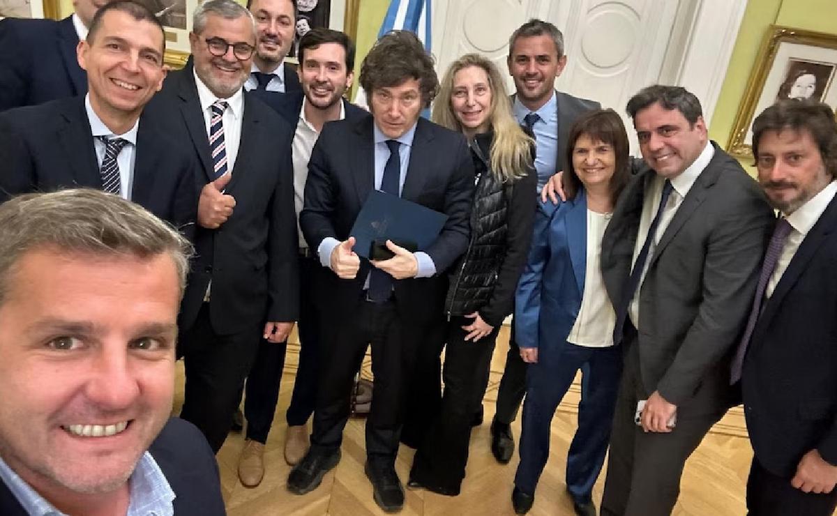 FOTO: Milei se reunió con los radicales que fueron expulsados de la UCR.