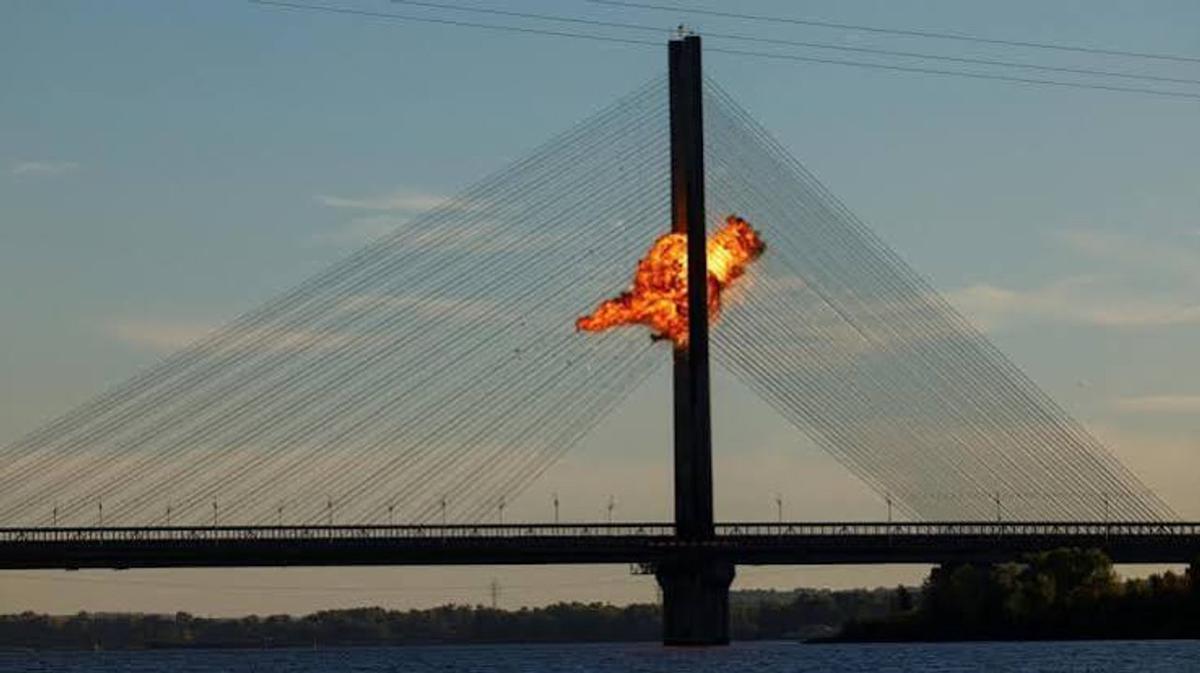 Rusia volvió a atacar un puente clave de Kiev.
