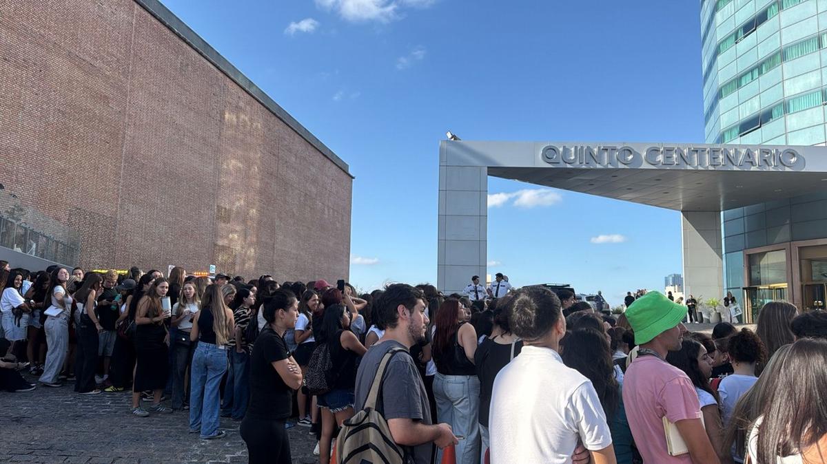 La espera por Tini: fanáticas enloquecidas