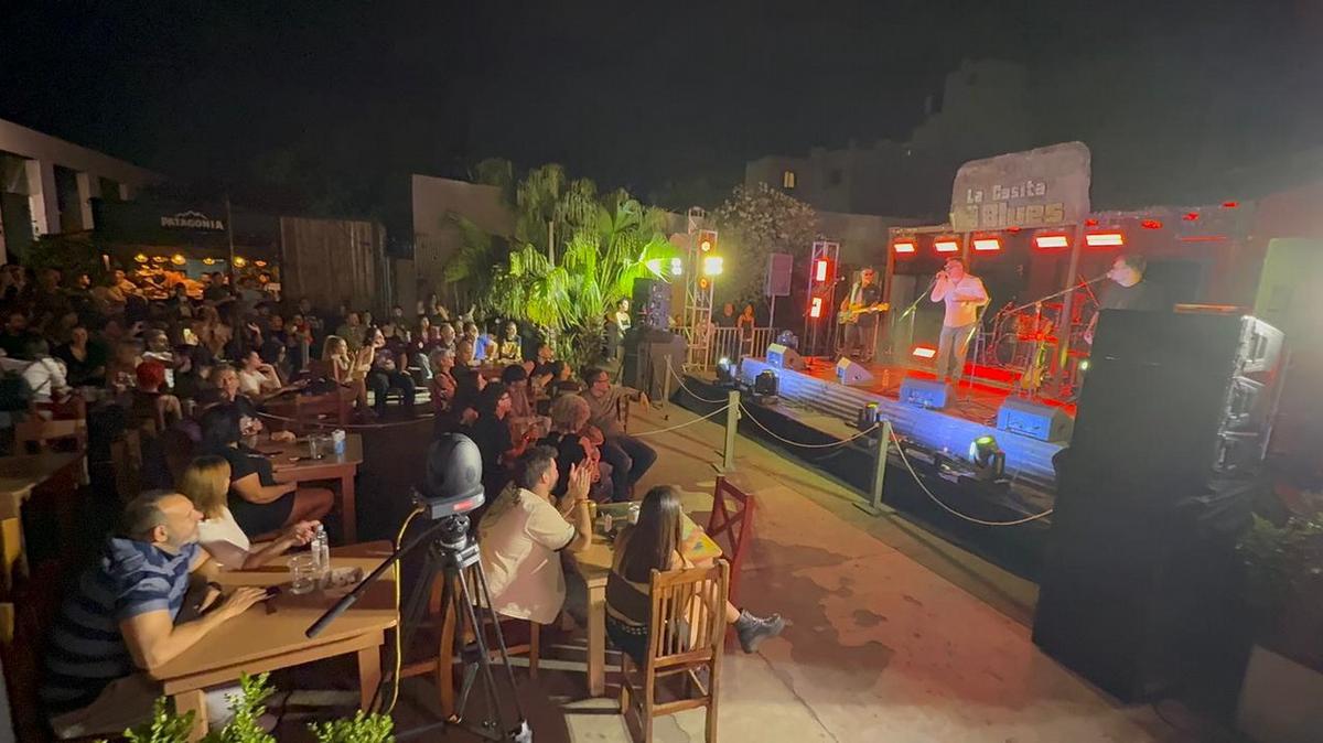 Los Mentidores, la banda de Palazzo, en el primer aniversario de Cosquín Rock Radio.