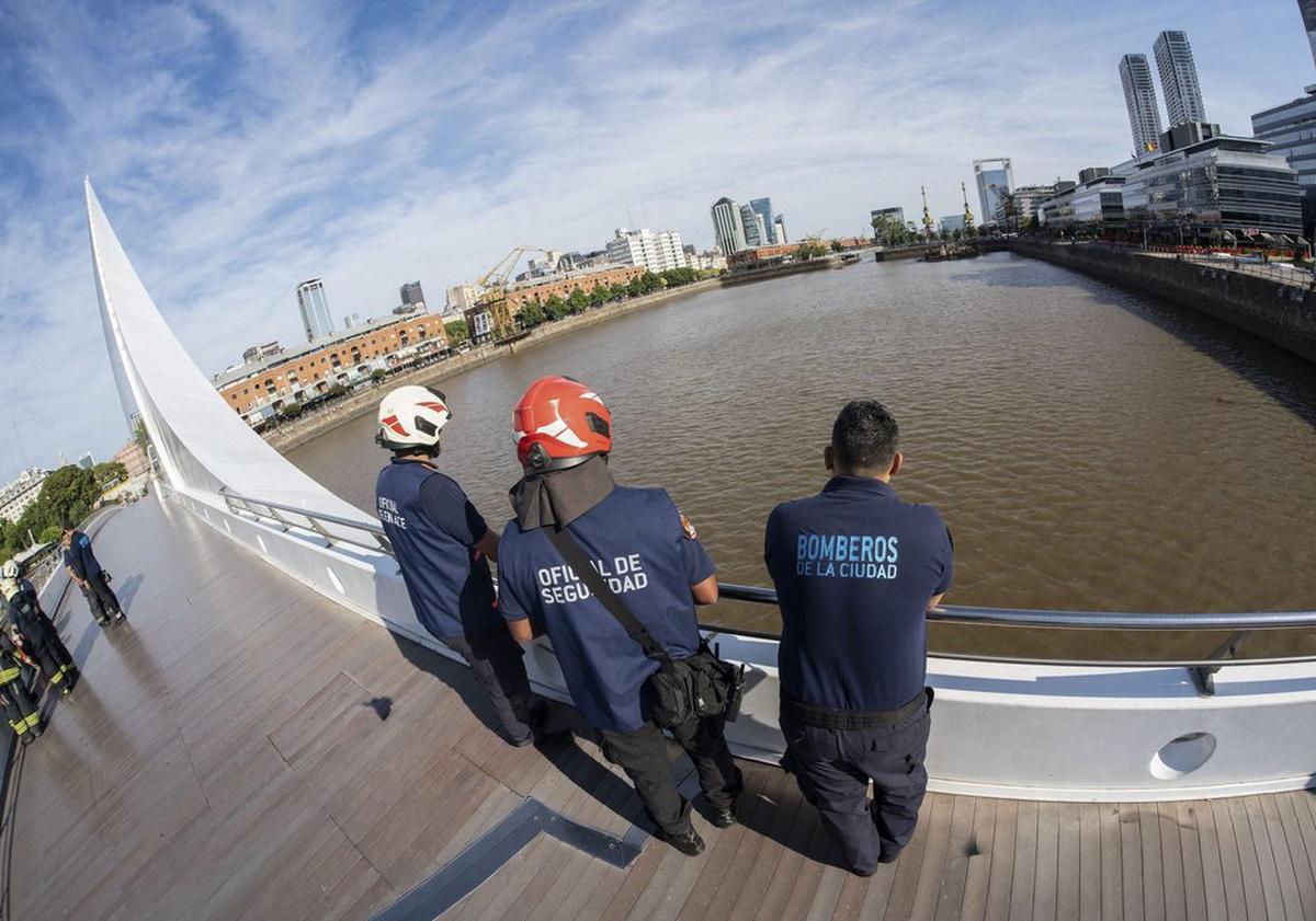 Cuerpo encontrado en el Río de la Plata genera preocupación en Puerto Madero
