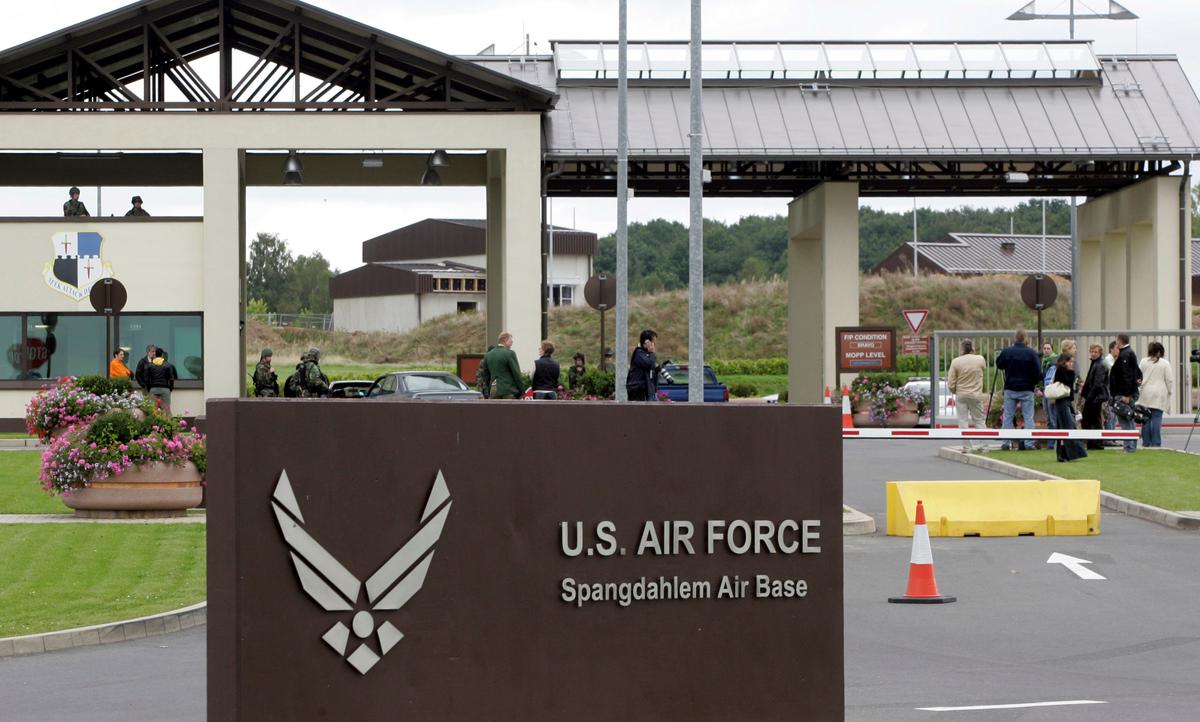 Se estrella avión militar de EEUU cerca de base aérea en Alemania; reportan piloto herido