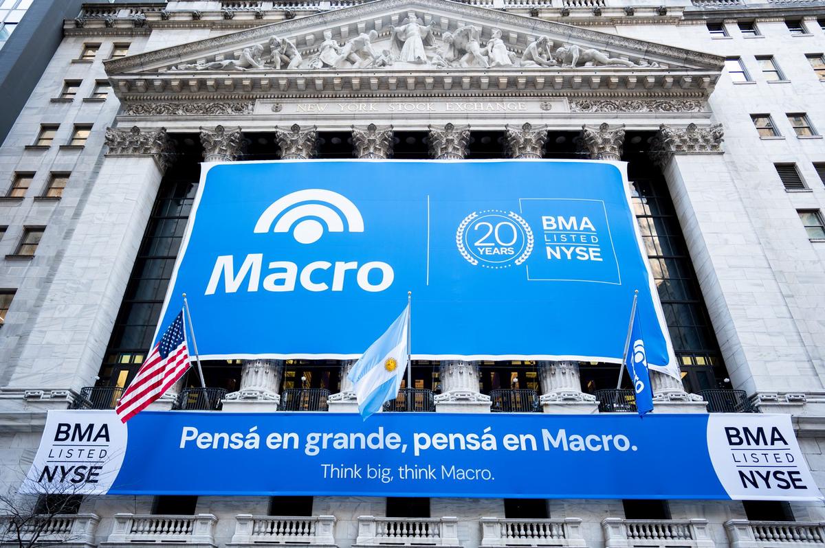 Banco Macro cumple 20 años en Wall Street y reafirma su liderazgo financiero.