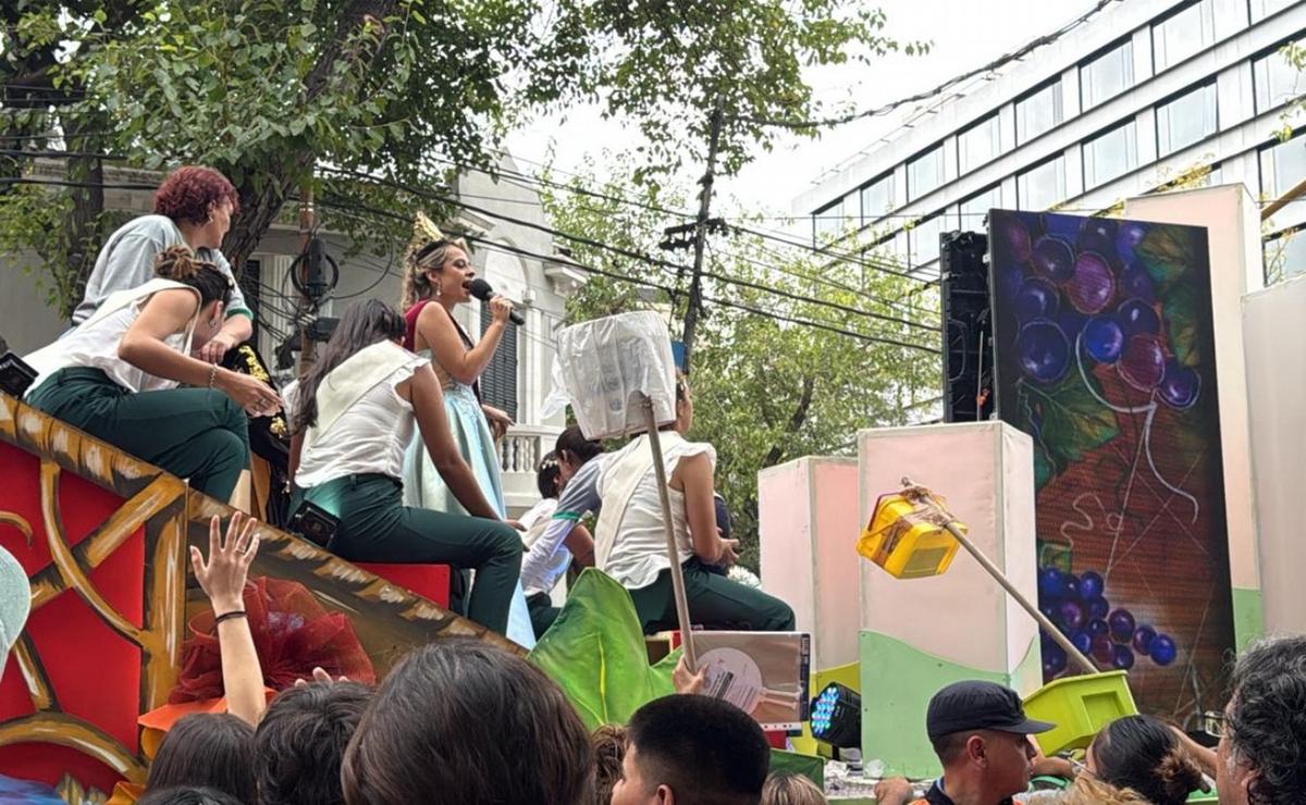 Una multitud disfrutó del Carrusel de las Reinas en Mendoza.