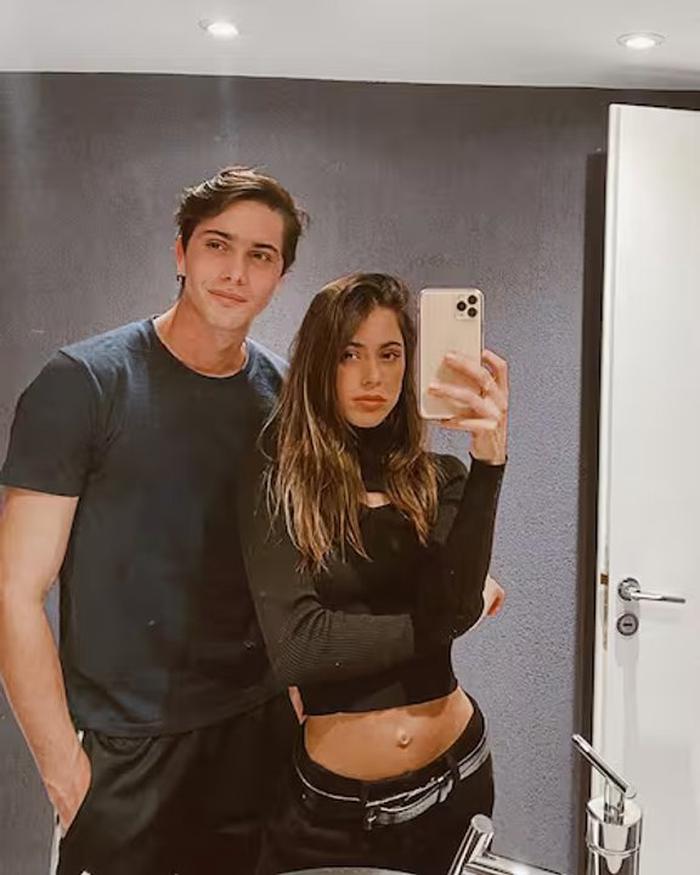 Fran Stoessel se refiere a la salud de su padre Alejandro y evita hablar de Tini