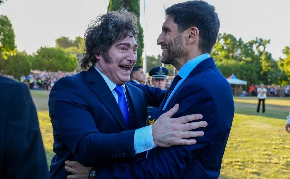 Milei encabezó el acto en San Lorenzo y defendió el traslado del sable corvo.