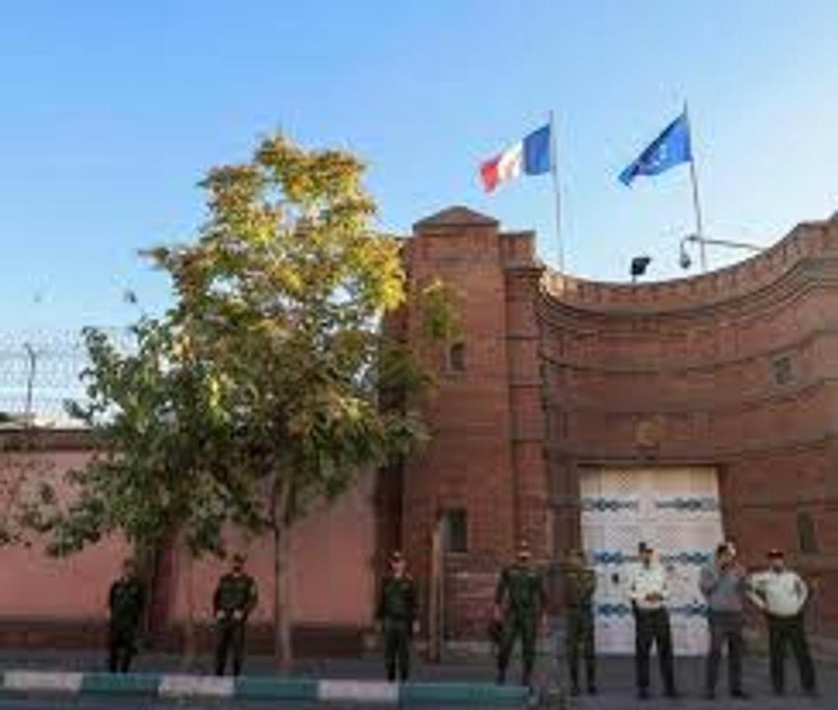 Irán confirmó el cierre de centro de enseñanza de francés en Teherán.