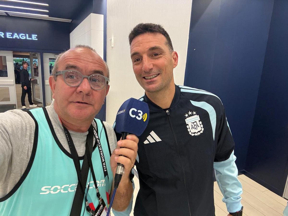 El DT de la Selección, Lionel Scaloni, saludó a Cadena 3.