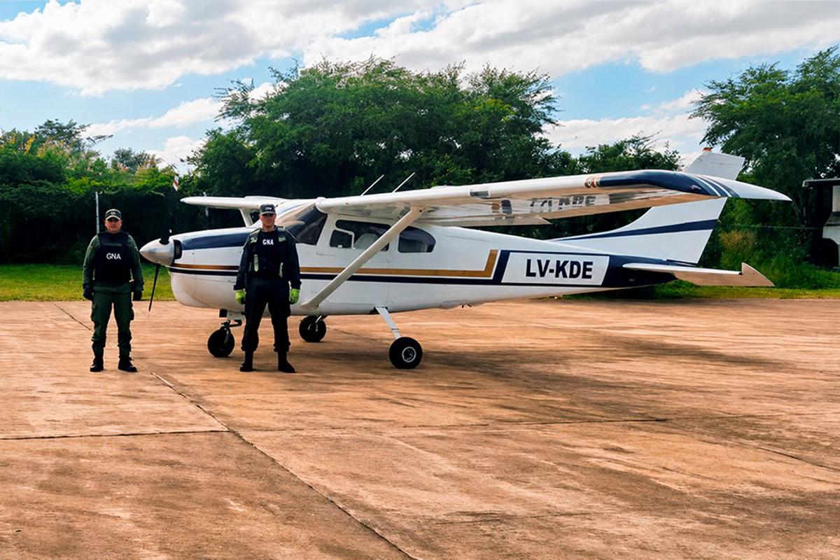 Detienen a dos bolivianos por contrabando de avioneta en Salta: prisión preventiva dictada