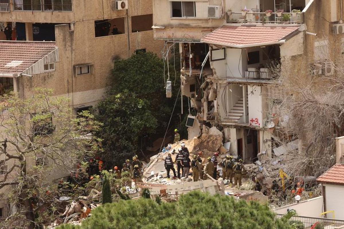 Edificio impactado en Haifa.