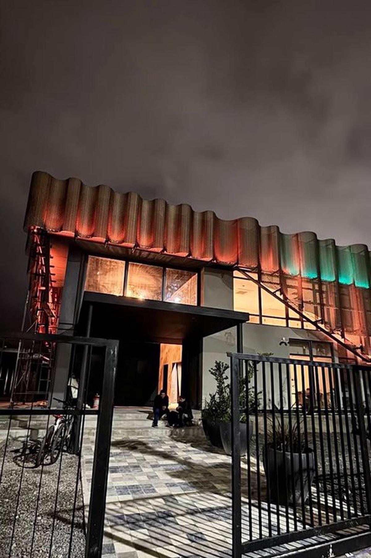 Derrumbe en el Archi Club de Costanera deja 15 heridos y caos en la noche