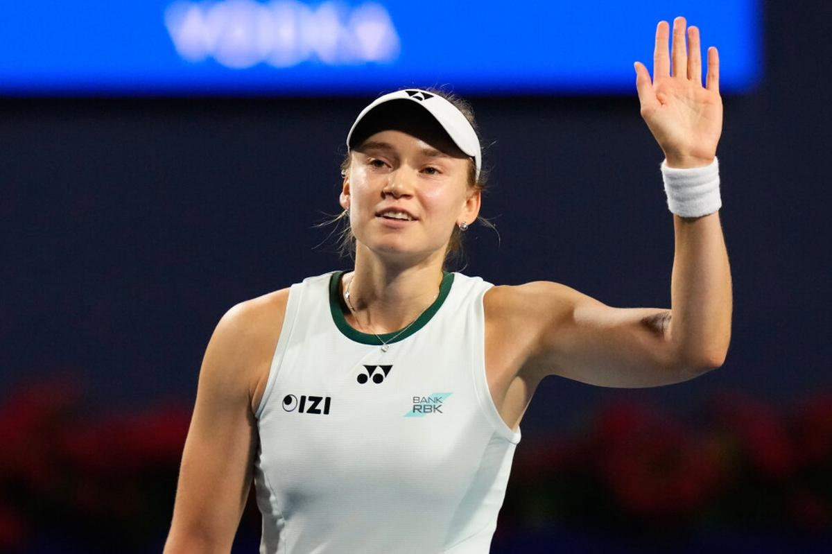 Rybakina vence a Gauff y llega a la final en Toronto