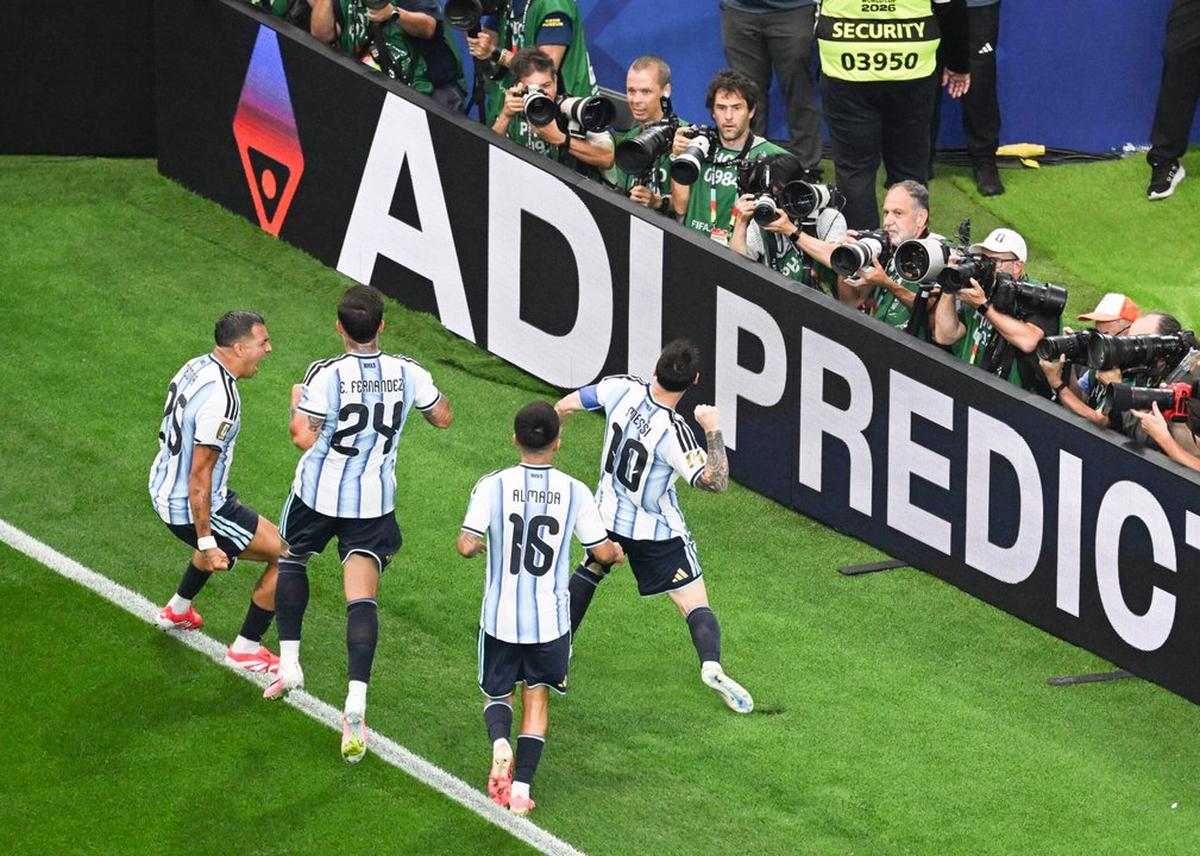 Los jugadores de la Selección argentina celebran uno de los goles ante Austria.