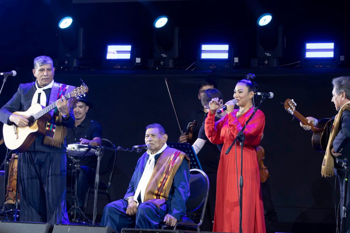 FOTO: El folclore dio inicio al Festival de Peñas de Villa María.