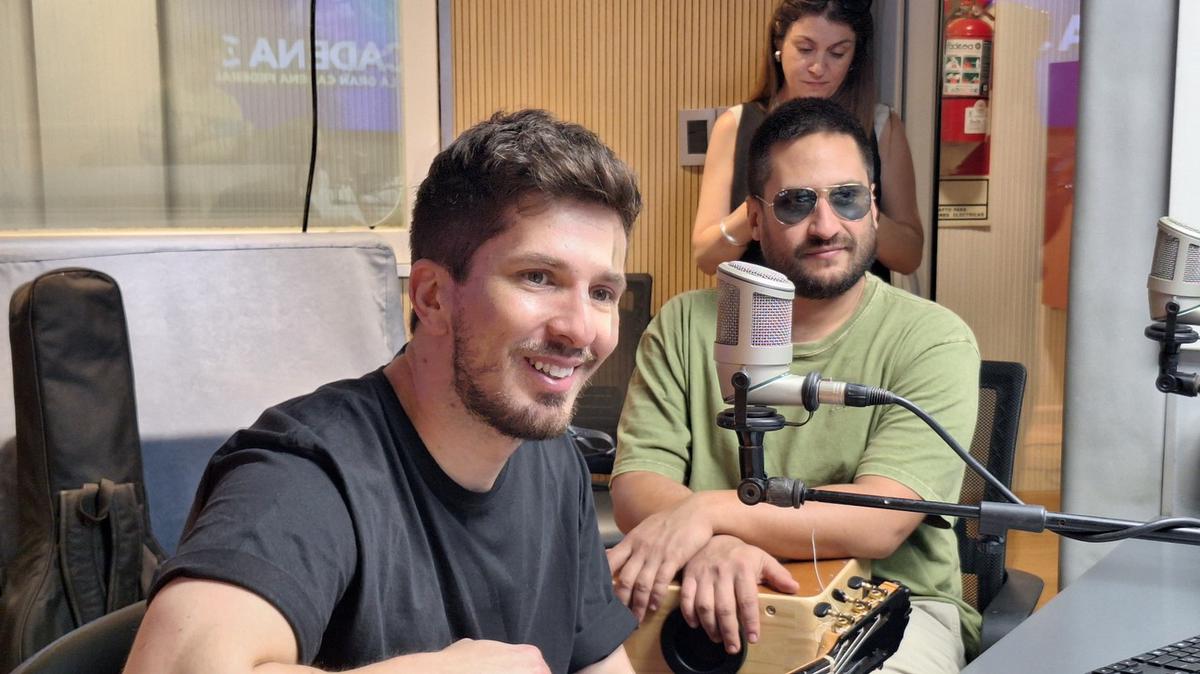 FOTO: Diableros Jujeños en los estudios de Cadena 3