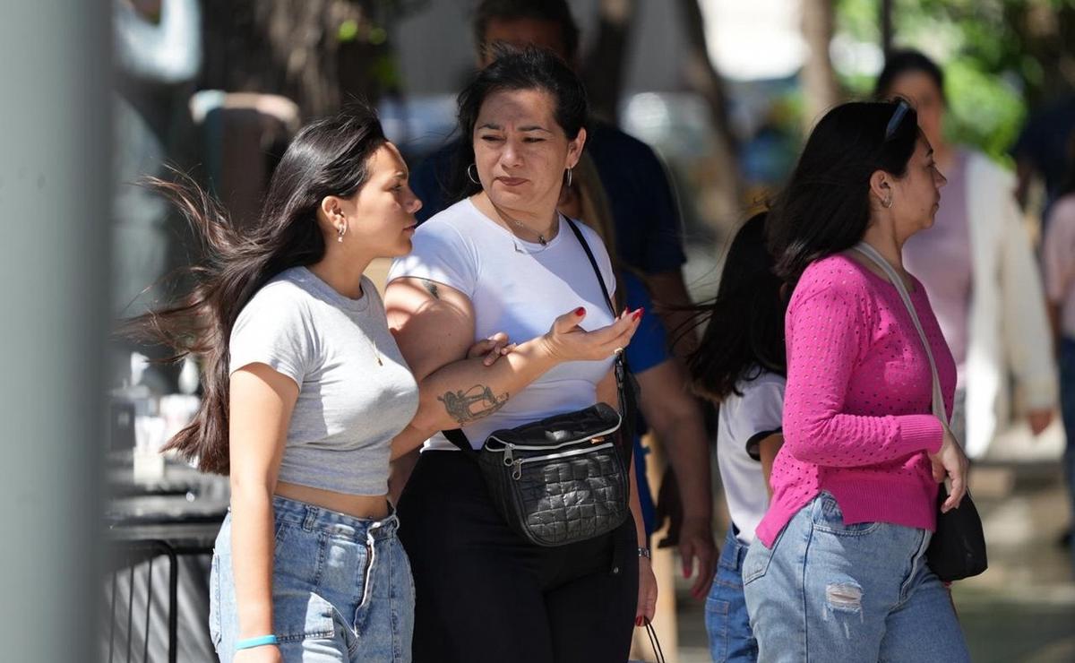 FOTO: Intenso movimiento en Córdoba por el Día de la Madre. (Foto: Daniel Cáceres/Cadena 3)