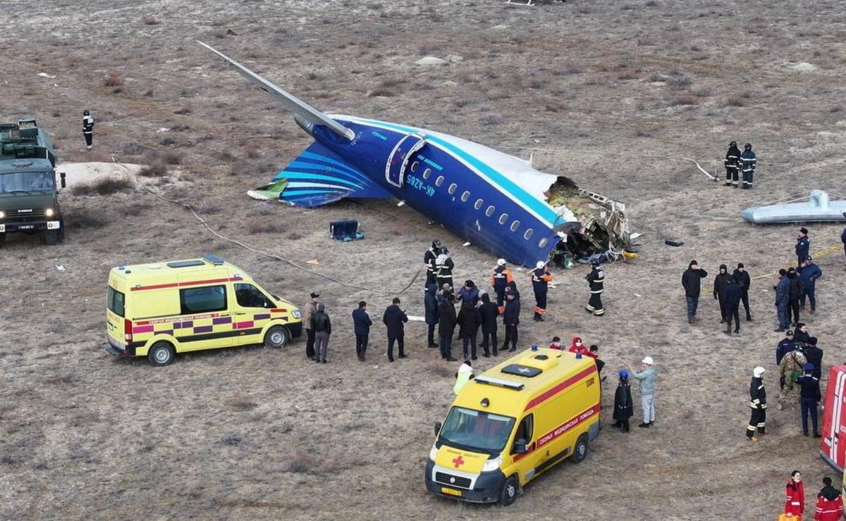 FOTO: Los restos del avión que se estrelló.