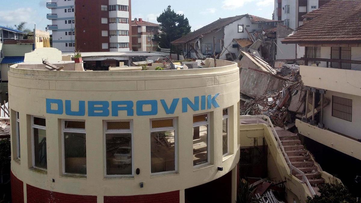Familias recuerdan a las víctimas del derrumbe del Hotel Dubrovnik en Villa Gesell