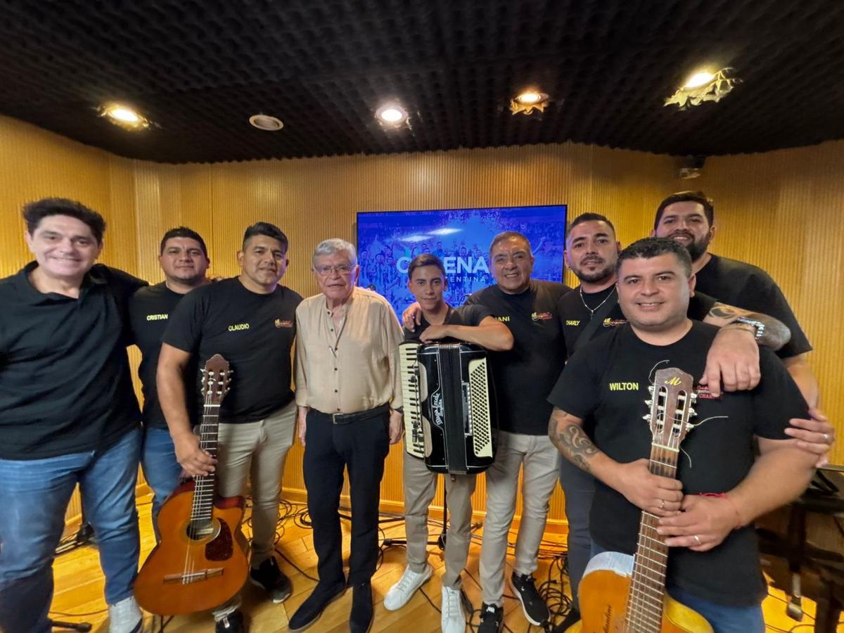 Los Cristales del Chamamé, en el estudio de la radio.