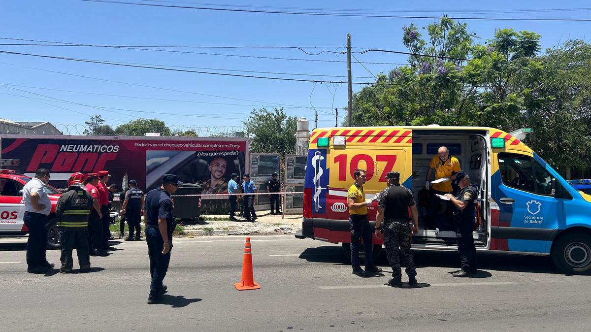 FOTO: Tres obreros heridos al ser aplastados por una pared en Córdoba.