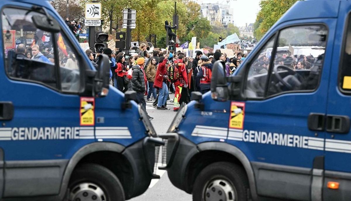 El despliegue de 70.000 policías y el apoyo de fuerzas militares antiterroristas no logran contener los disturbios en Francia.