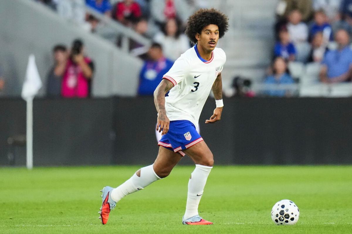 Zaguero de EEUU Chris Richards dice que está listo para debut en el Mundial tras lesión de tobillo