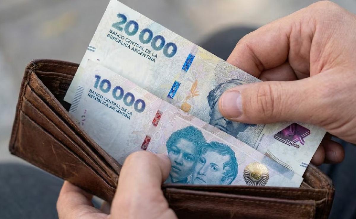 Fracasó la reunión del Consejo del Salario y el Gobierno fijará el nuevo mínimo.
