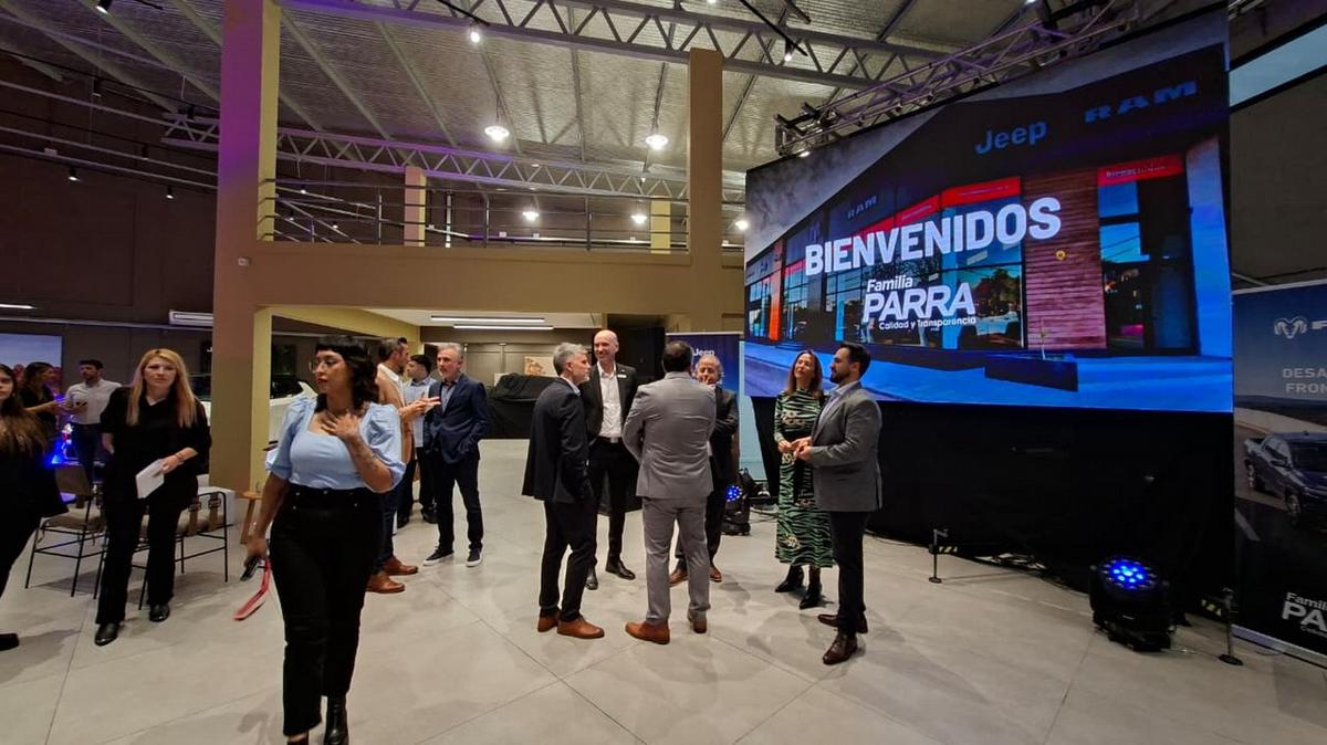 Familia Parra inauguró en San Luis el primer concesionario oficial de Jeep y Ram.