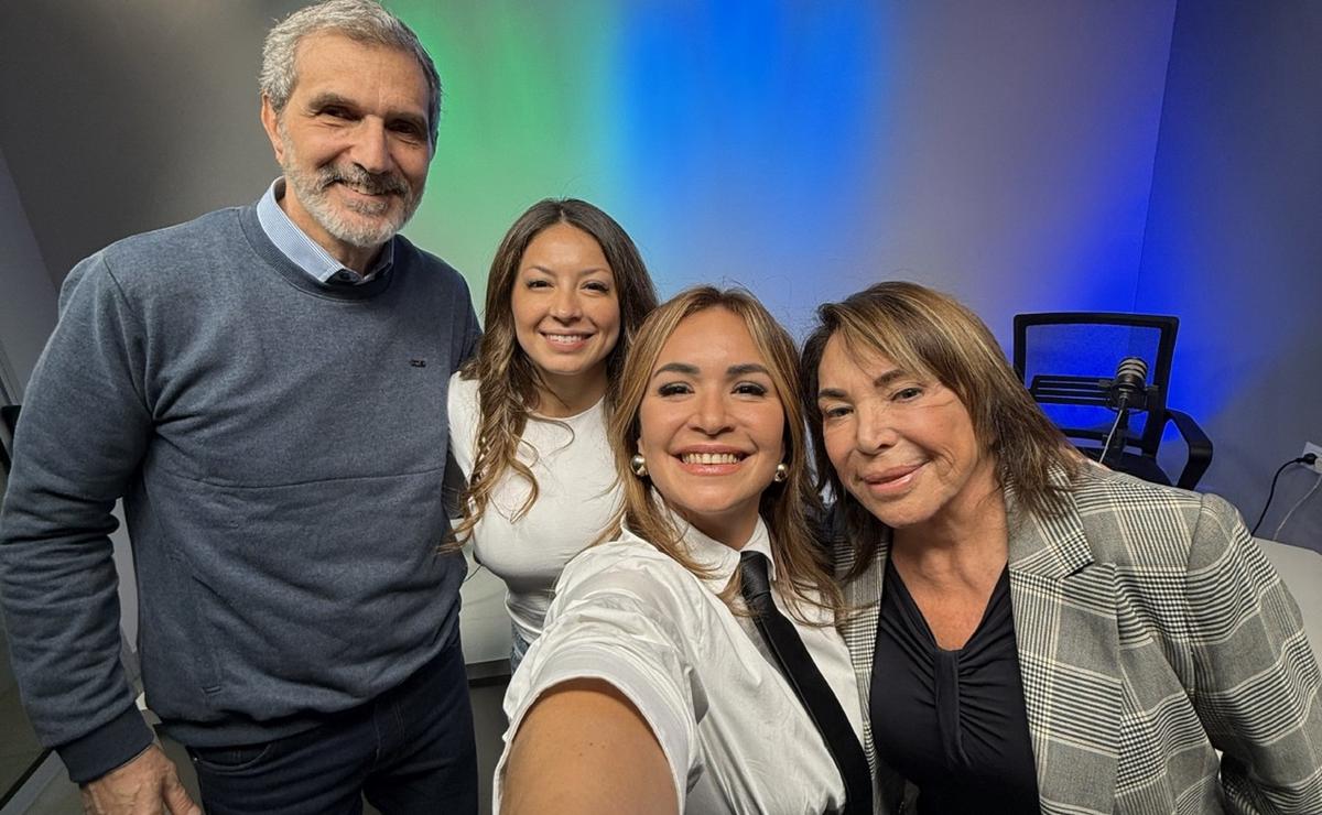 Agustina Vivanco junto a Enrique Orschanski, Magui Olave y Olga Riutort.