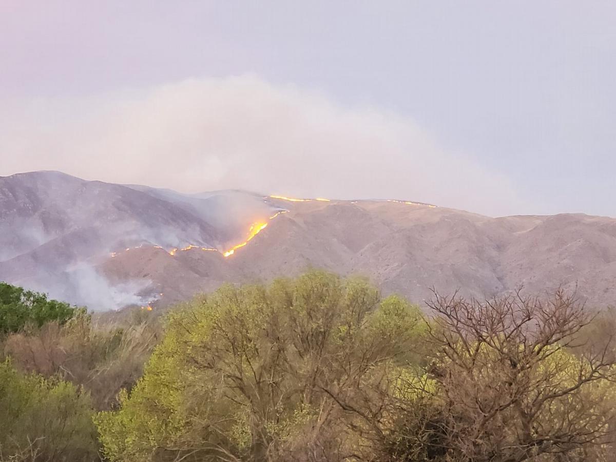 FOTO: Imágenes estremecedoras del avance del fuego en Capilla del Monte