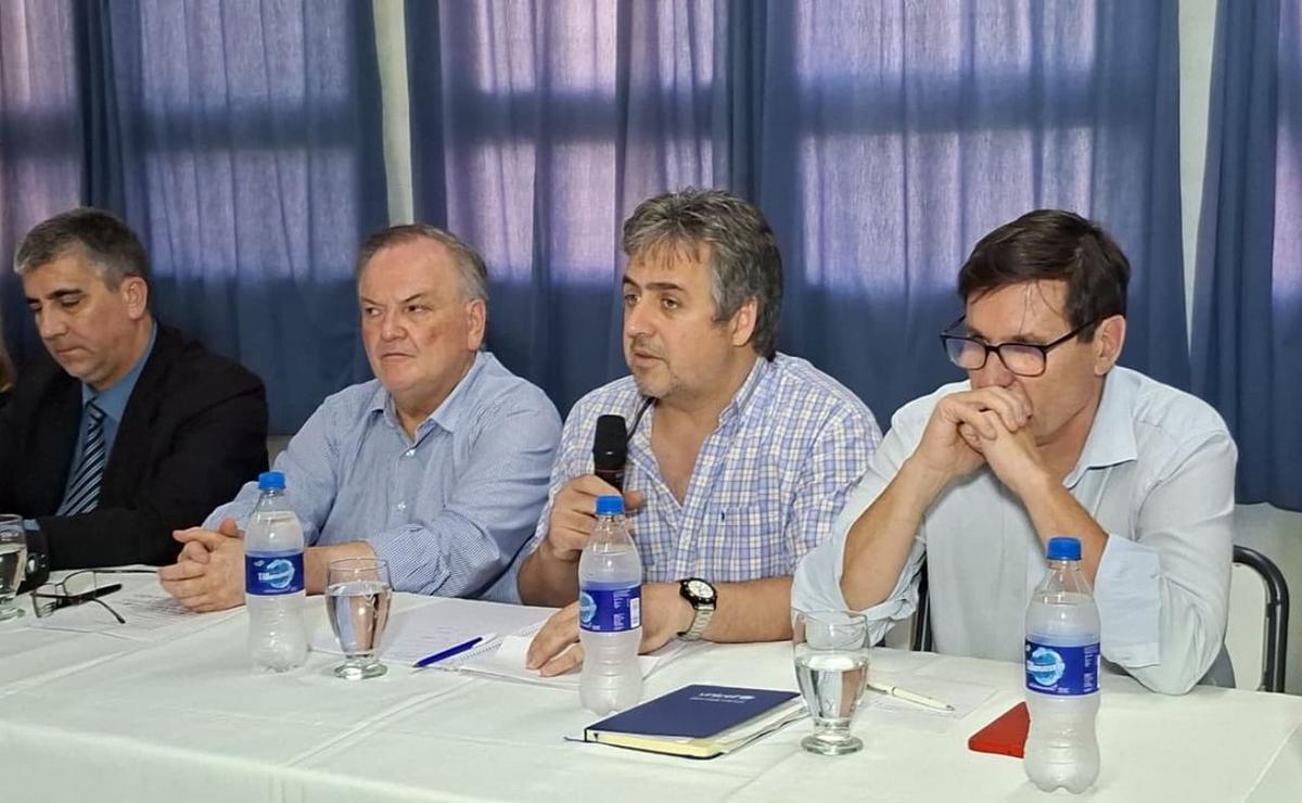 Conferencia de prensa en la ciudad de San Cristobal.