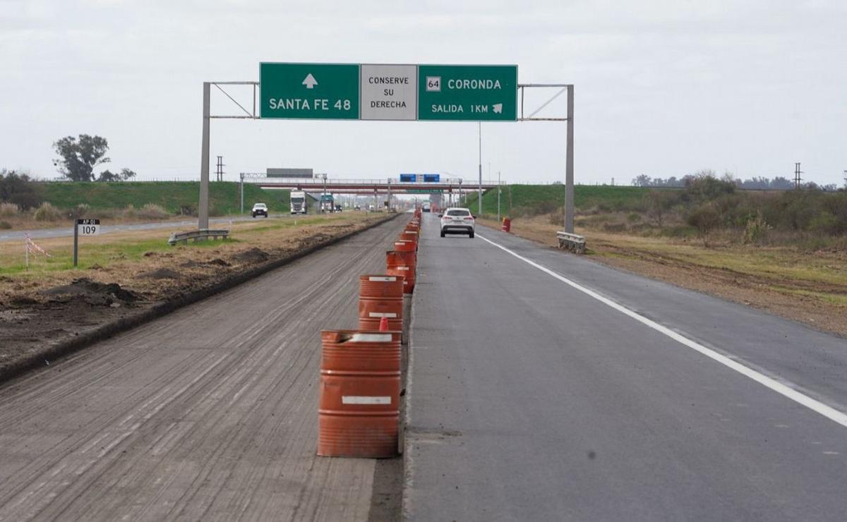 Obras del tercer carril en la Autopista Rosario - Santa Fe.