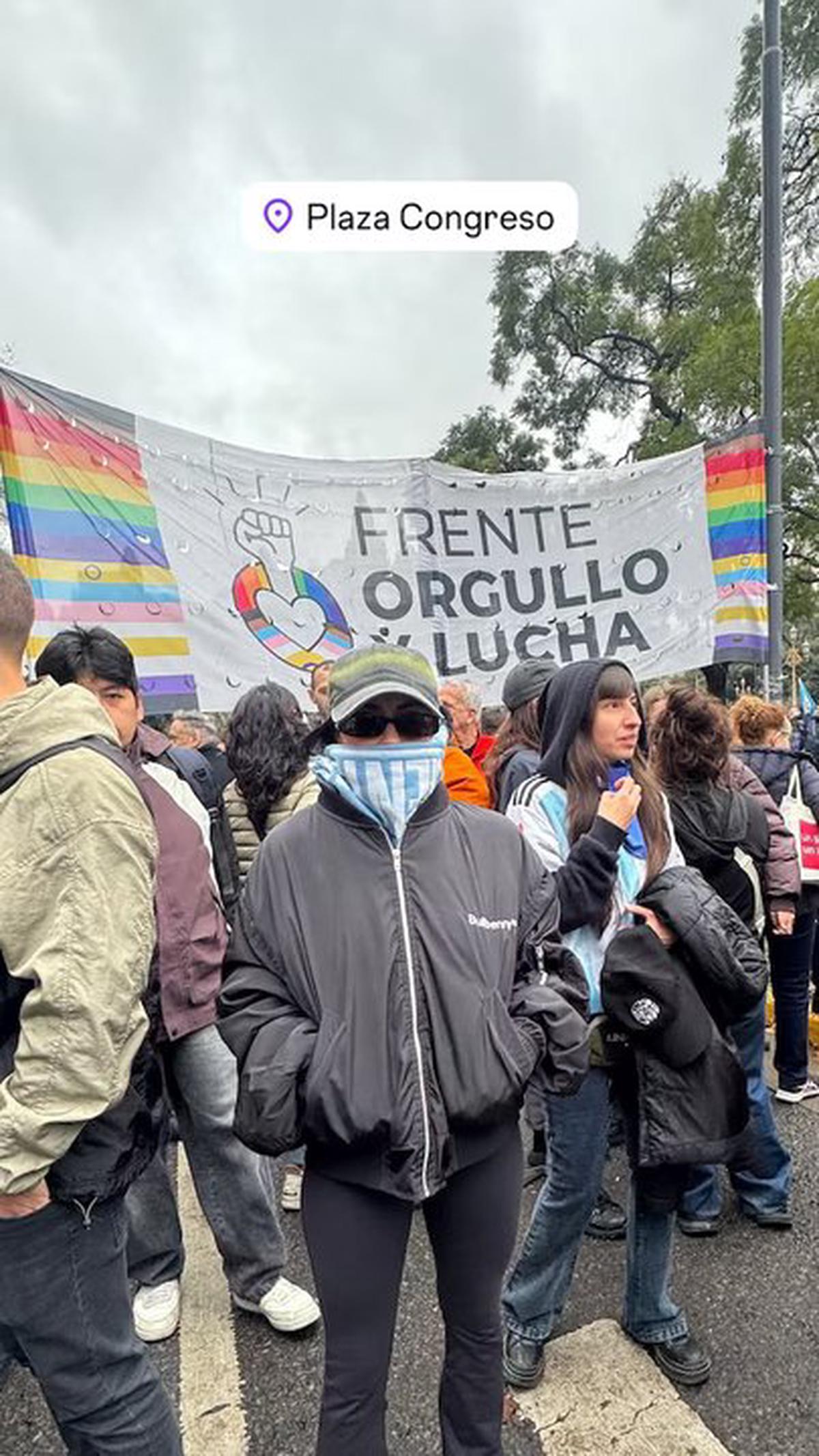 Desde Fito Páez y Lali Espósito hasta Laura Azcurra: los famosos en la marcha frente al Congreso